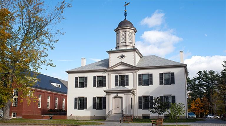 A photo of 校友 Hall on the Portland campus